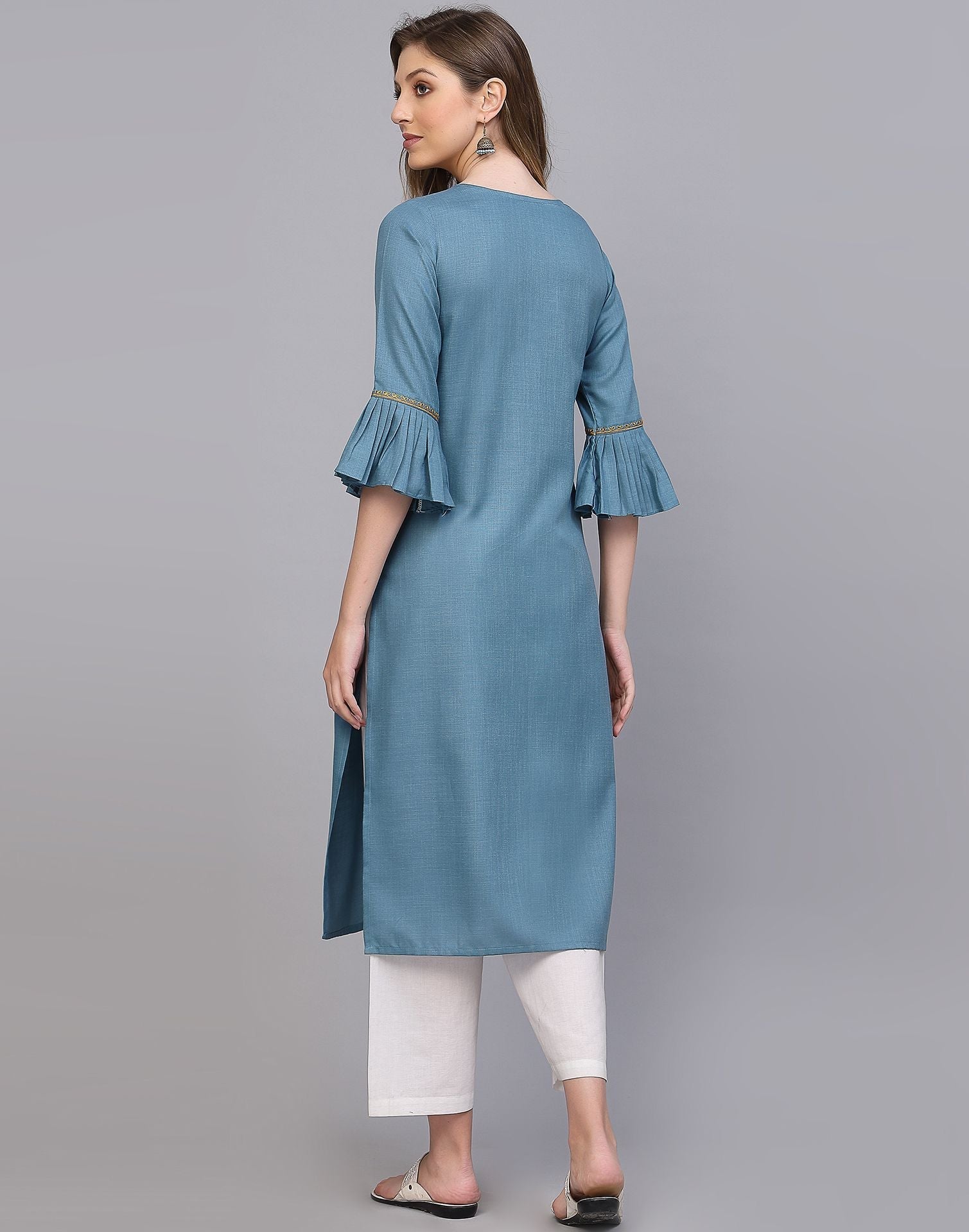 Blue Embroidered Kurti | Leemboodi