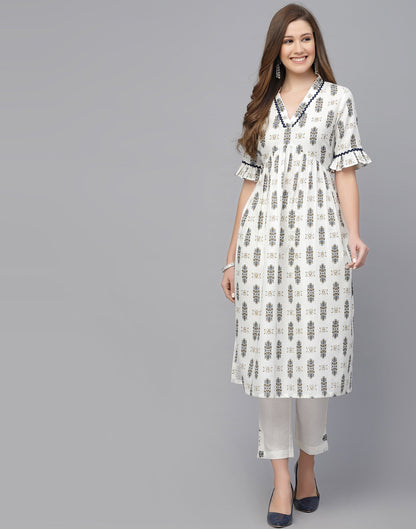 Off White Cotton V-neck gathered Kurta With Pant Set | Leemboodi