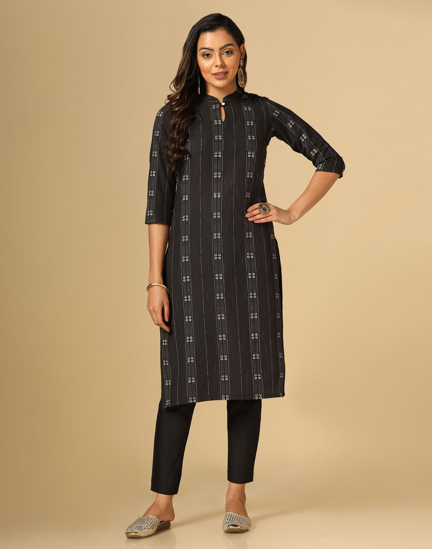 Black Cotton Woven Straight Kurta With Pant Set | Leemboodi