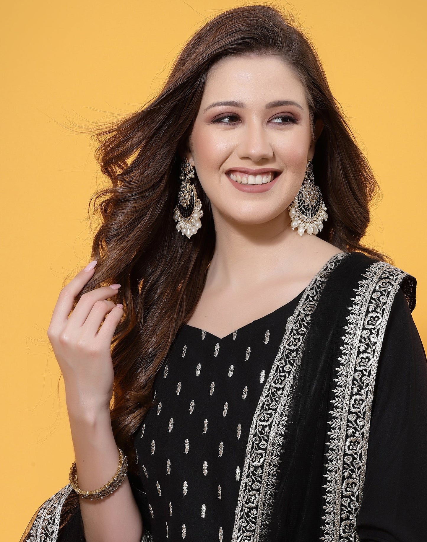 Black Embroidered Punjabi Suit | Leemboodi