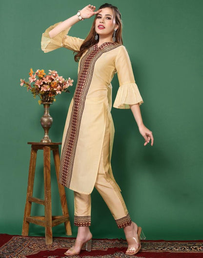 Cream Digital Printed Kurta With Pant And Dupatta