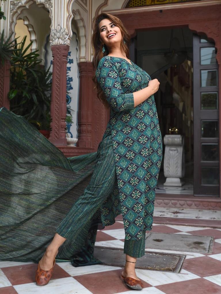 Green Printed Straight Kurta Kurti With Pant And Dupatta | Leemboodi